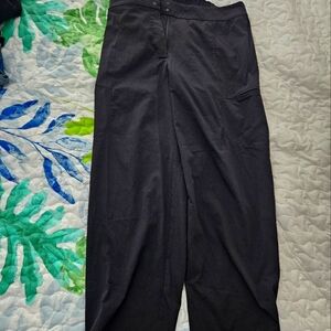 Lululemon Ventlight Cargo Mid-Rise Crop